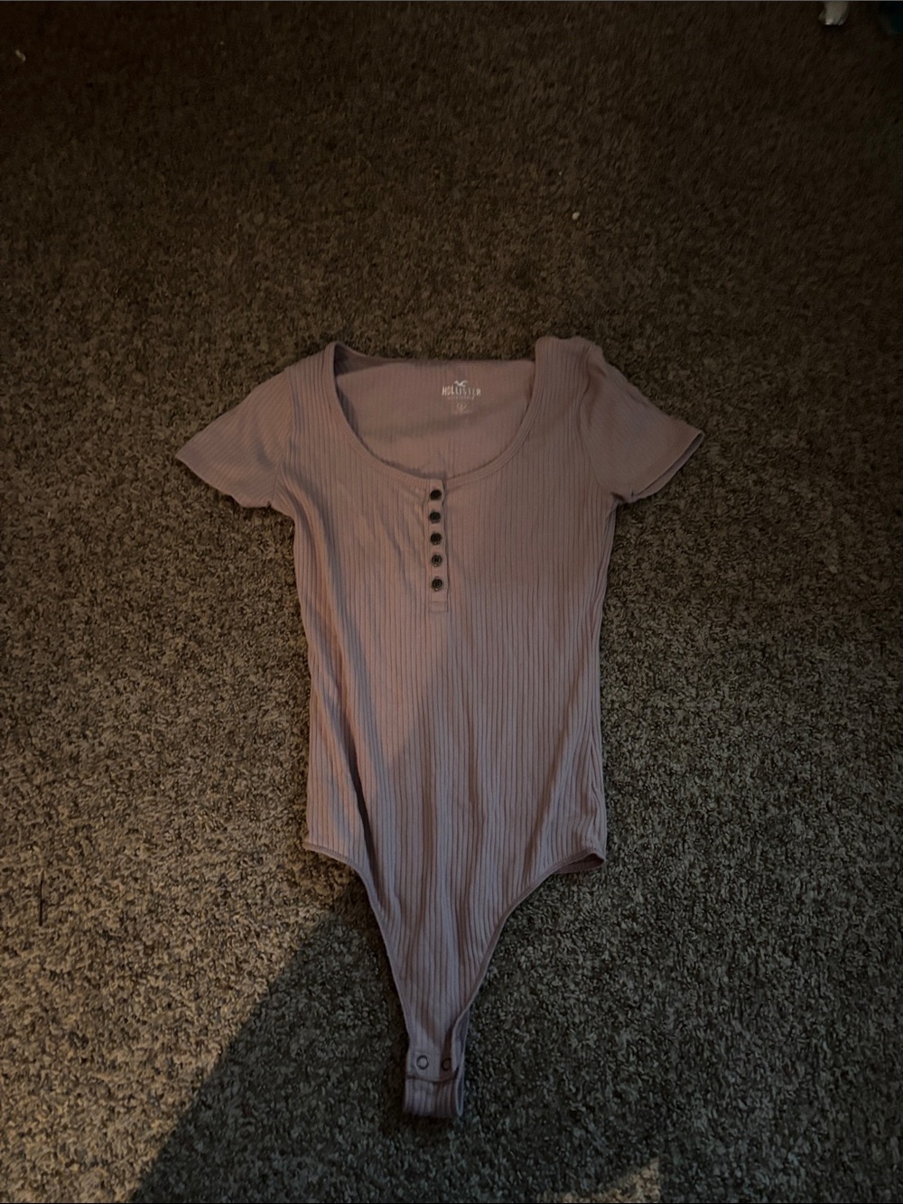 Hollister Ribbed Henley Bodysuit in Mauve